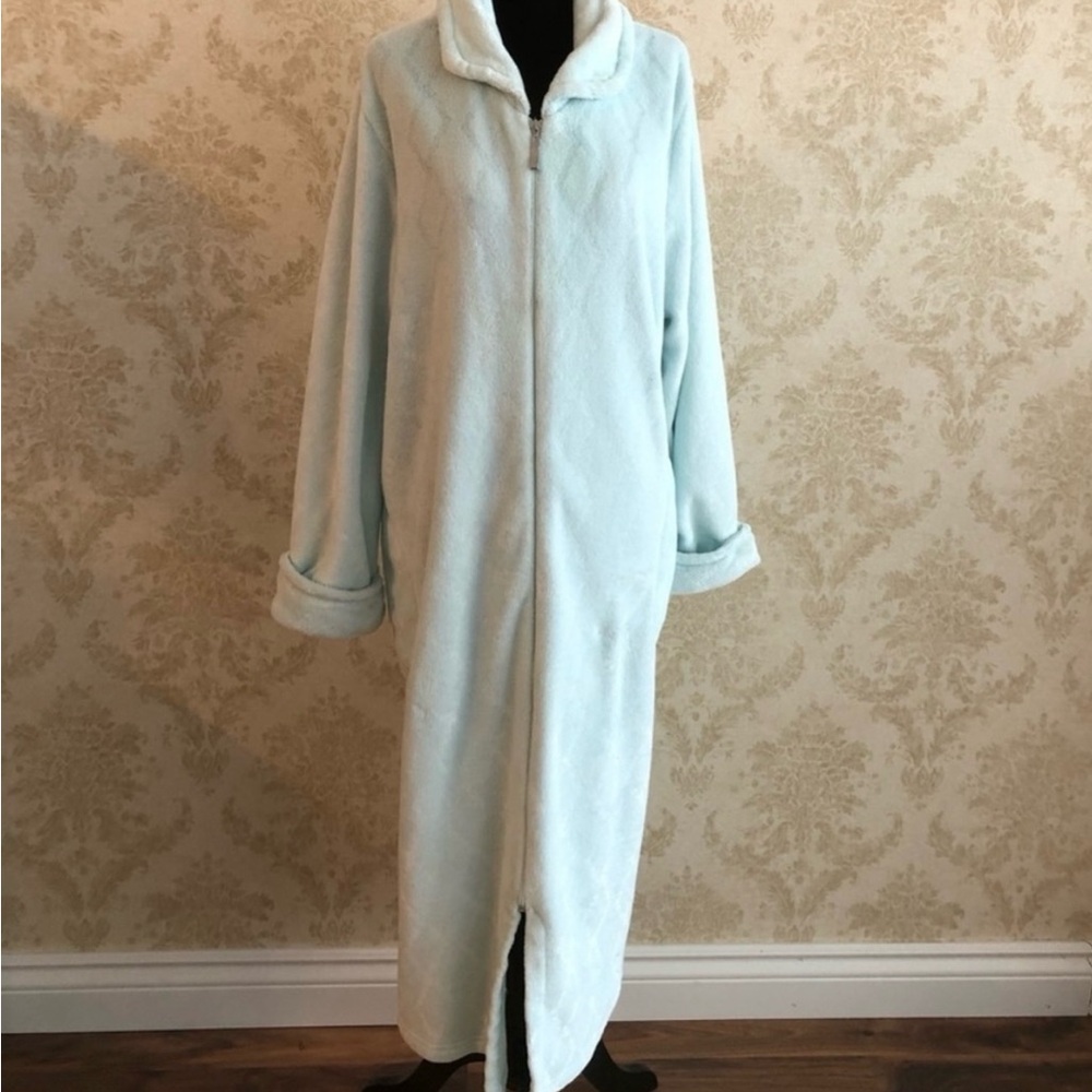 Vanity Fair Light Blue Plush Lounger
